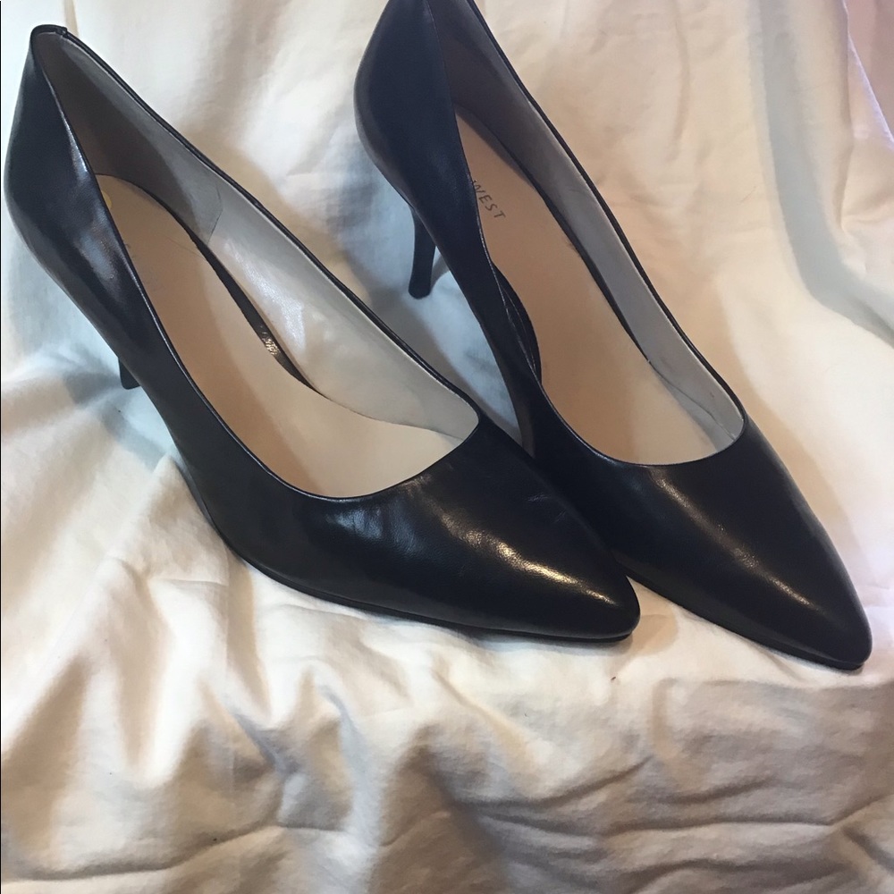 Black Nine West Leather Pumps